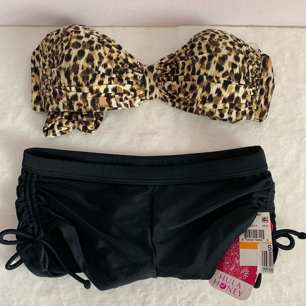 Hula honey NWT swimwear size Small in black color